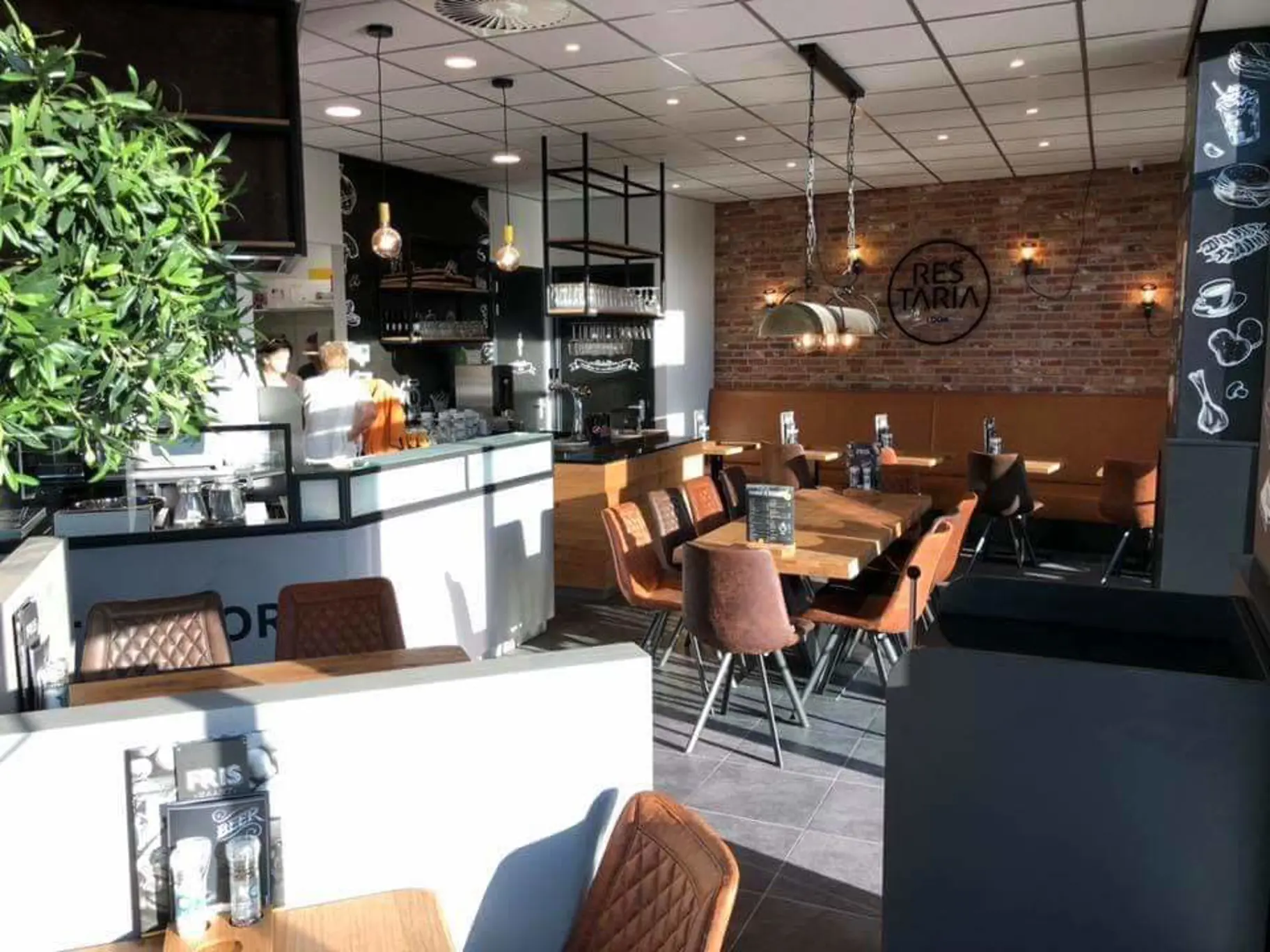 Restaria Loon zaak van binnen