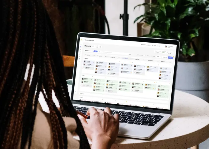 Wat verandert er in de regels over inroosteren in de nieuwe horeca cao?