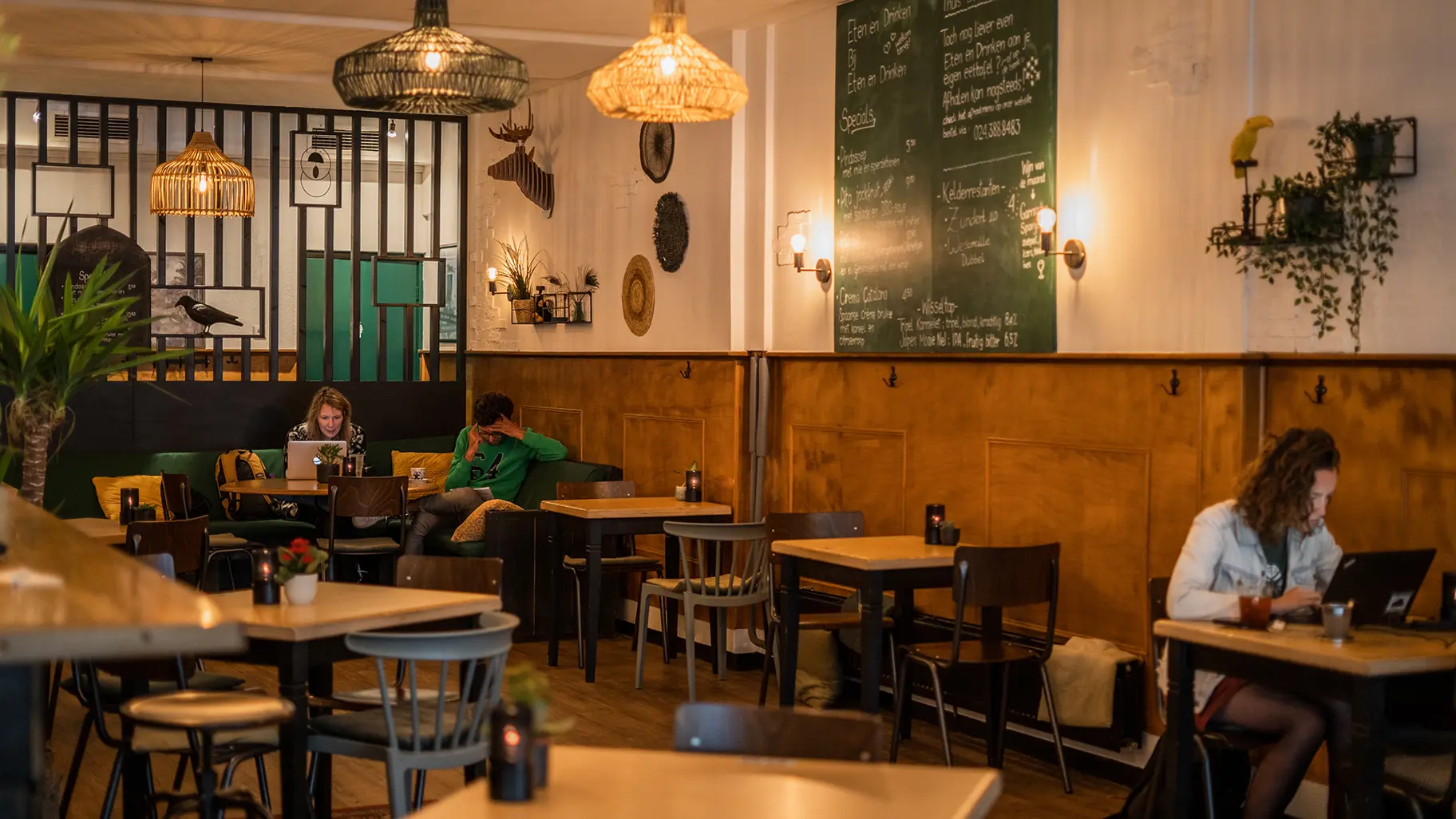 Minimumloon horeca 17 jaar