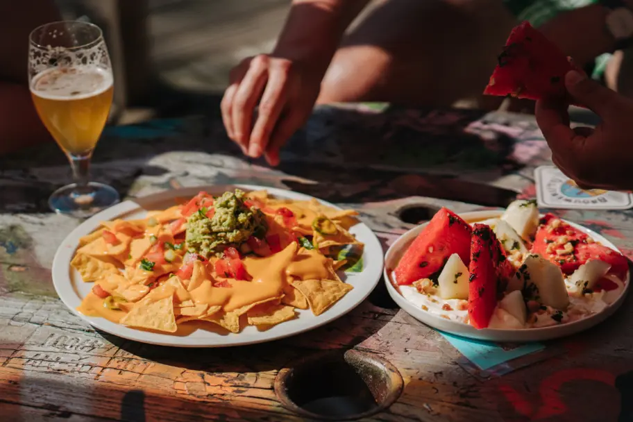 Horecazaak bord met nacho en watermeloen